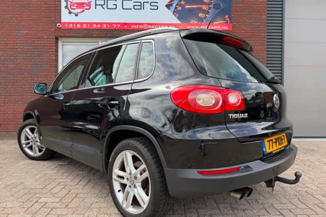 Volkswagen Tiguan (2011) thumbnail 2