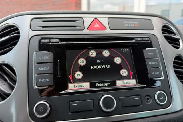 Volkswagen Tiguan (2011) thumbnail 5