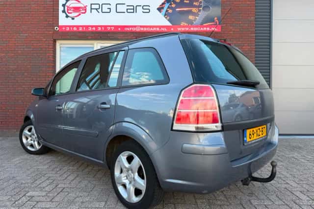 Opel Zafira (2007) thumbnail 2