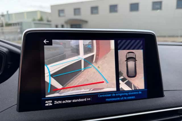 Peugeot 3008 (2018) thumbnail 6