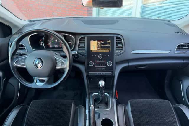 Renault Mégane (2017) thumbnail 3
