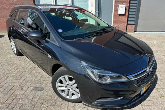 Opel Astra Sports Tourer (2016) thumbnail 1