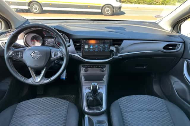 Opel Astra Sports Tourer (2016) thumbnail 3