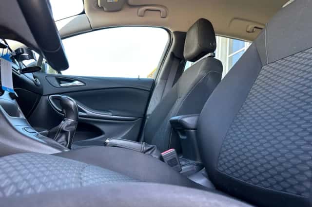 Opel Astra Sports Tourer (2016) thumbnail 4