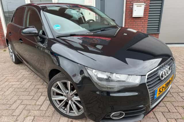 Audi A1 (2013) thumbnail 1