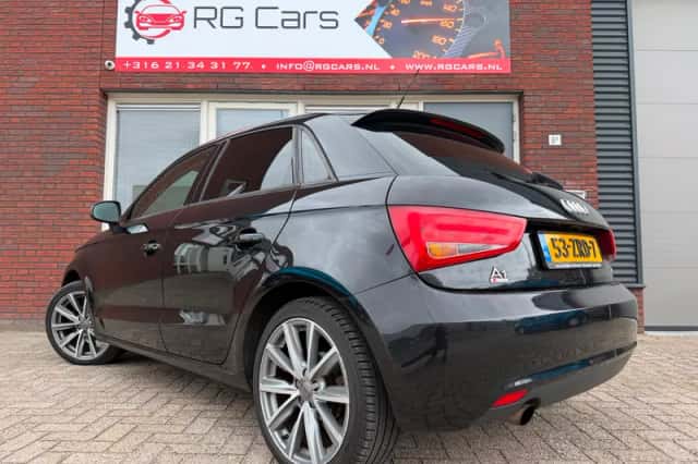 Audi A1 (2013) thumbnail 2