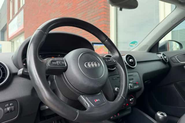 Audi A1 (2013) thumbnail 5