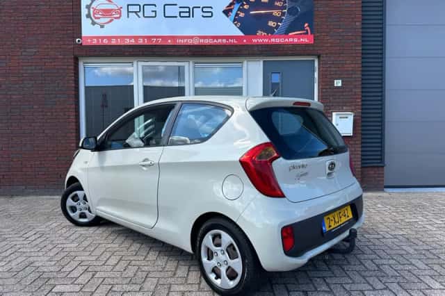 Kia Picanto (2012) thumbnail 2