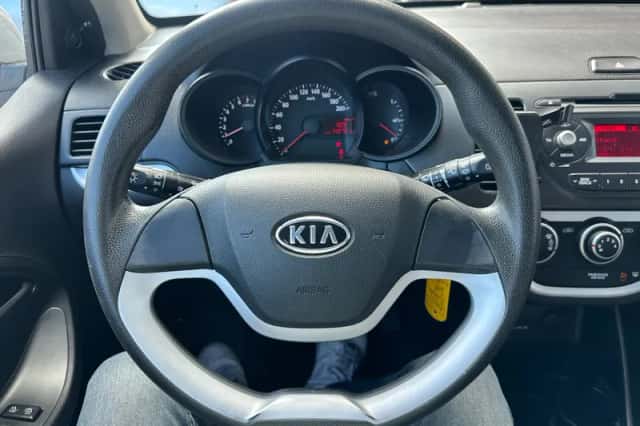 Kia Picanto (2012) thumbnail 5