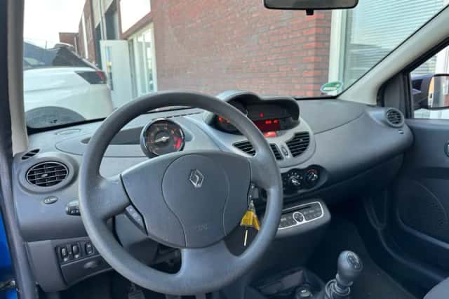 Renault Twingo (2011) thumbnail 3