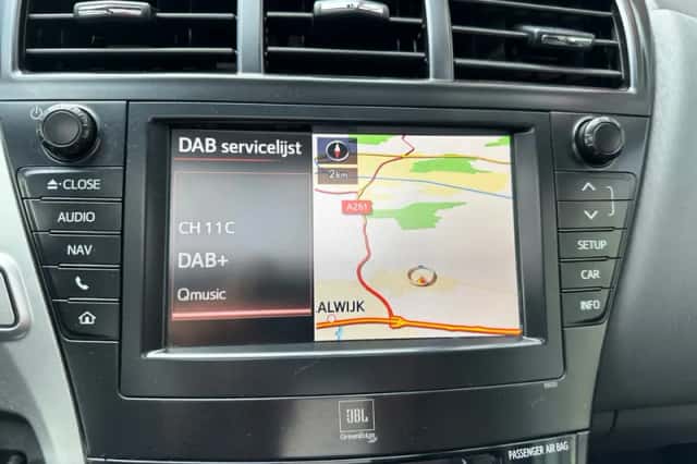Toyota Prius (2012) thumbnail 6