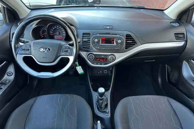 Kia Picanto (2015) thumbnail 3