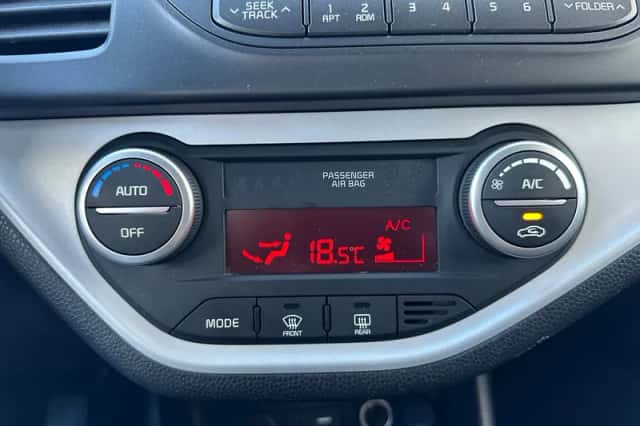 Kia Picanto (2015) thumbnail 6