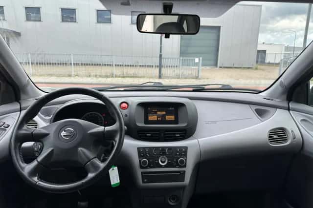 Nissan Almera Tino (2005) thumbnail 3