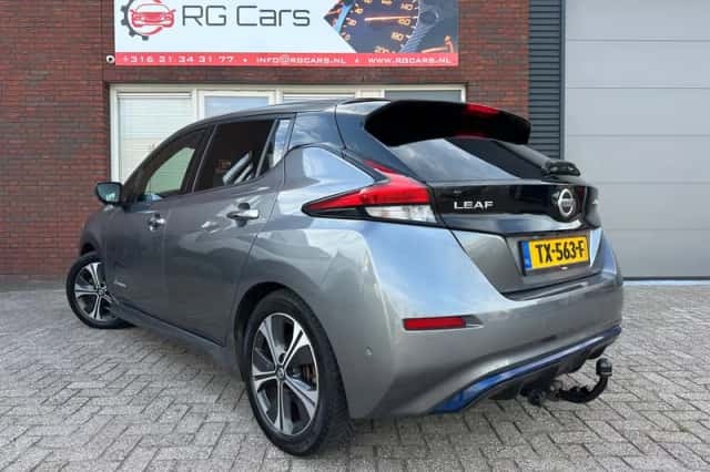 Nissan Leaf (2018) thumbnail 2