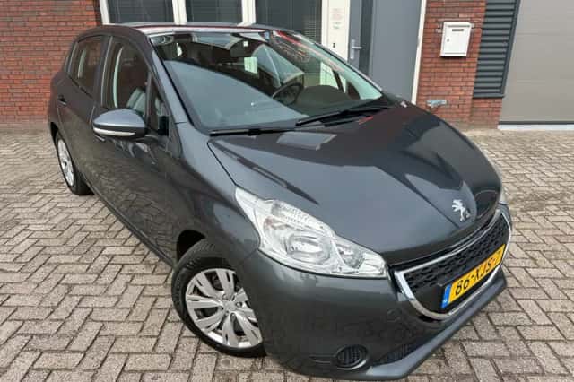 Peugeot 208 (2012) thumbnail 1
