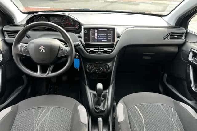 Peugeot 208 (2012) thumbnail 3