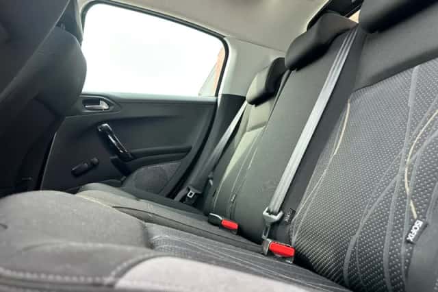 Peugeot 208 (2012) thumbnail 5