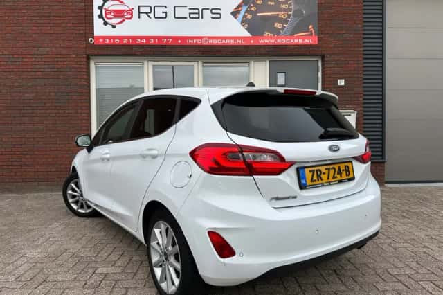 Ford Fiesta (2018) thumbnail 2