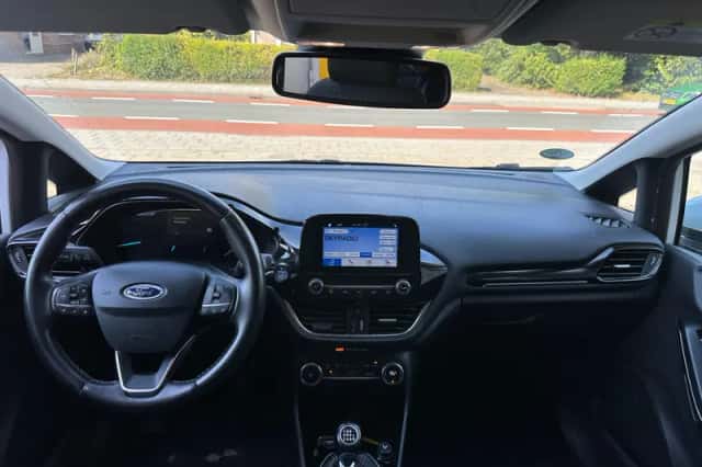 Ford Fiesta (2018) thumbnail 3