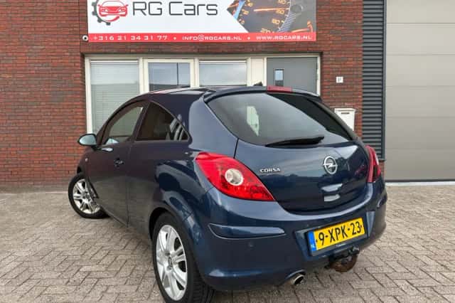 Opel Corsa (2014) thumbnail 2