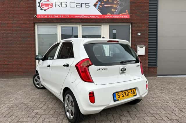 Kia Picanto (2013) thumbnail 2