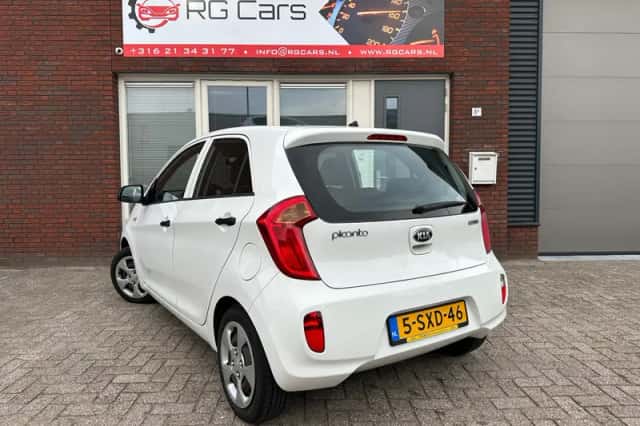 Kia Picanto (2013) thumbnail 6