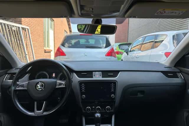 Škoda Octavia (2018) thumbnail 3