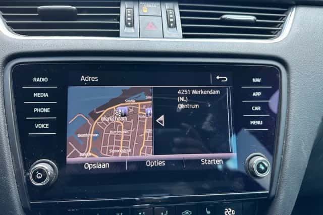 Škoda Octavia (2018) thumbnail 5