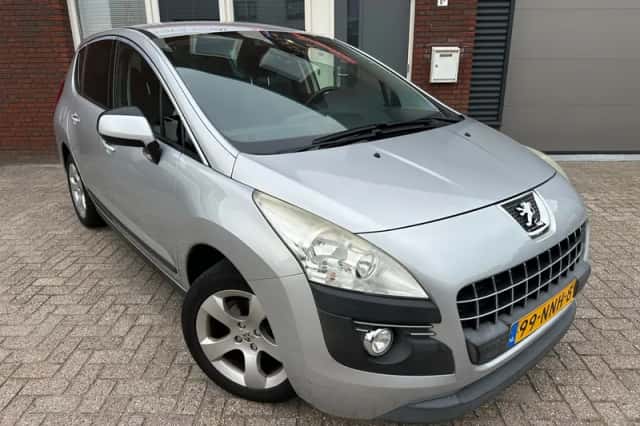 Peugeot 3008 (2010) thumbnail 1