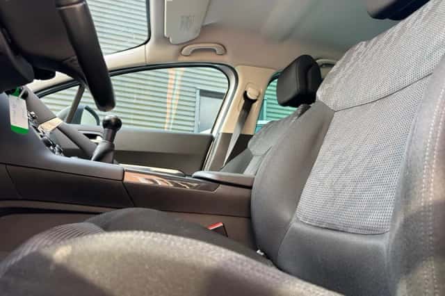 Peugeot 3008 (2010) thumbnail 4