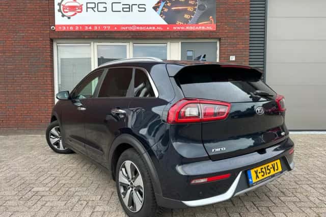 Kia Niro (2018) thumbnail 2