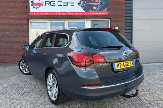 Opel Astra Sports Tourer (2014) thumbnail 2