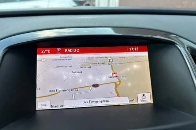 Opel Astra Sports Tourer (2014) thumbnail 6
