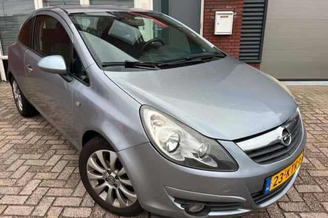Opel Corsa (2010) thumbnail 1