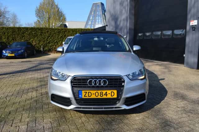 Audi A1 (2013) thumbnail 2