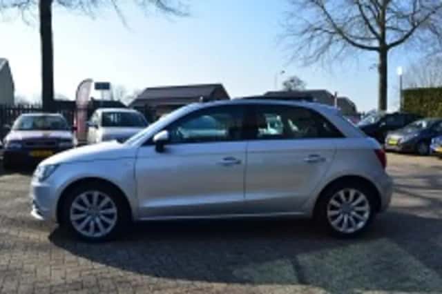 Audi A1 (2013) thumbnail 4