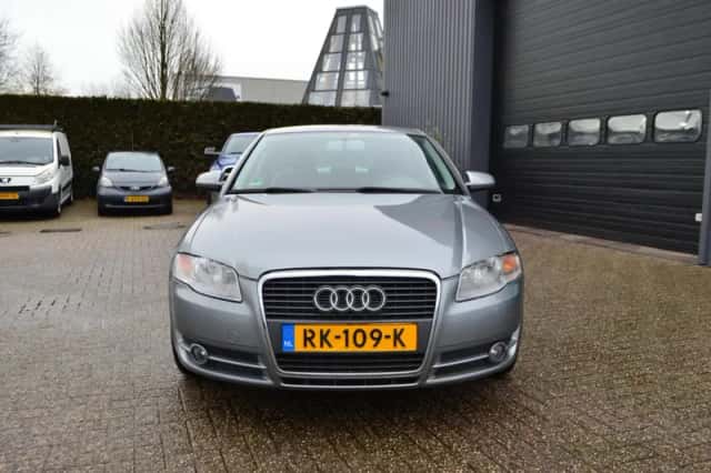 Audi A4 (2007) thumbnail 3