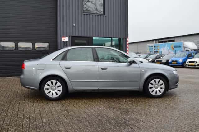 Audi A4 (2007) thumbnail 5