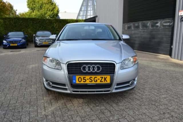 Audi A4 (2006) thumbnail 3