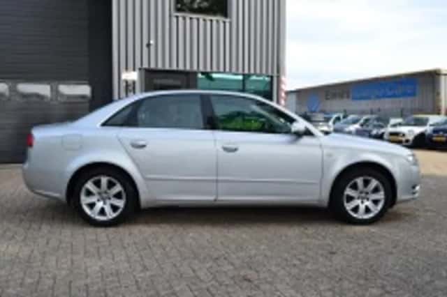 Audi A4 (2006) thumbnail 6