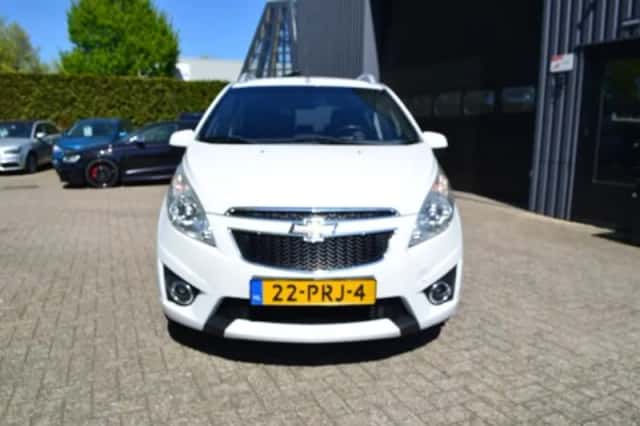 Chevrolet Spark (2011) thumbnail 3