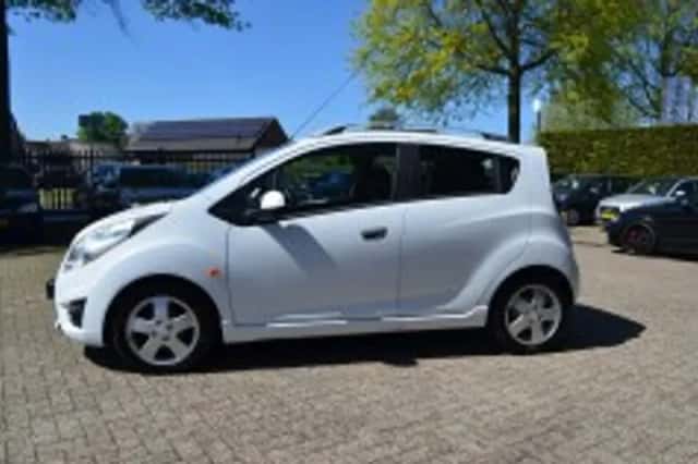 Chevrolet Spark (2011) thumbnail 4