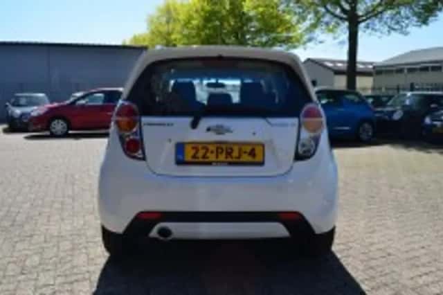 Chevrolet Spark (2011) thumbnail 5