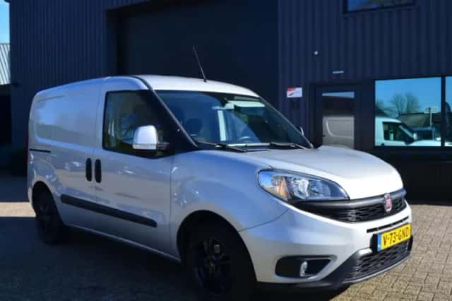 Fiat Doblo (2017) thumbnail 1