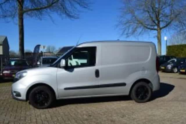 Fiat Doblo (2017) thumbnail 4