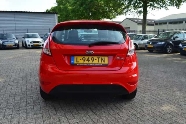 Ford Fiesta (2014) thumbnail 5