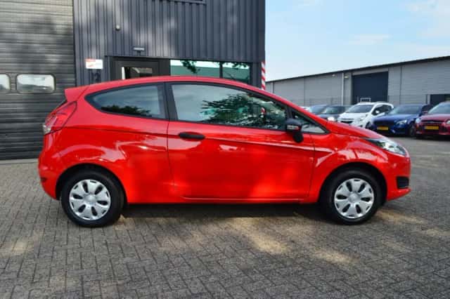 Ford Fiesta (2014) thumbnail 6