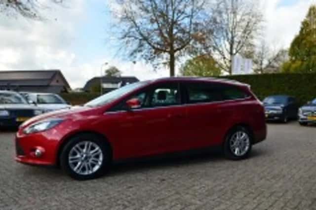 Ford Focus (2013) thumbnail 4