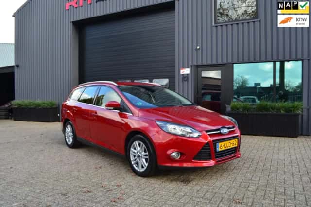 Ford Focus (2013) thumbnail 2